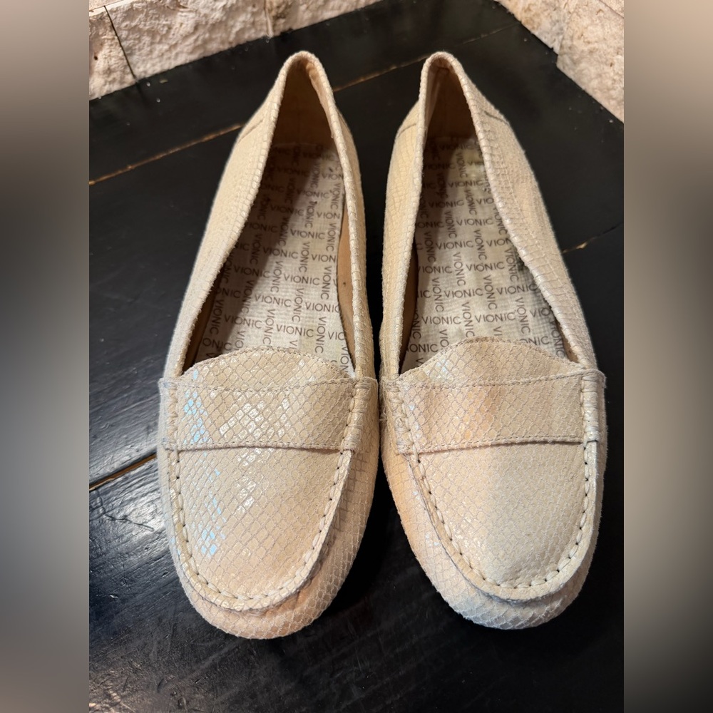 Vionic Larrun Snakeskin Loafers Ivory Slip On Women’s Sz 7.5